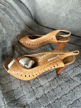 Women’s Tan Slingback Cutout Heeled Sandals